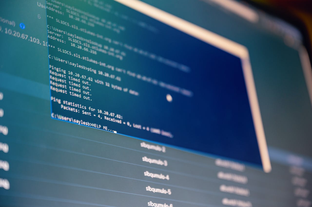 Terminal output, by Brett Sayles (Pexels)